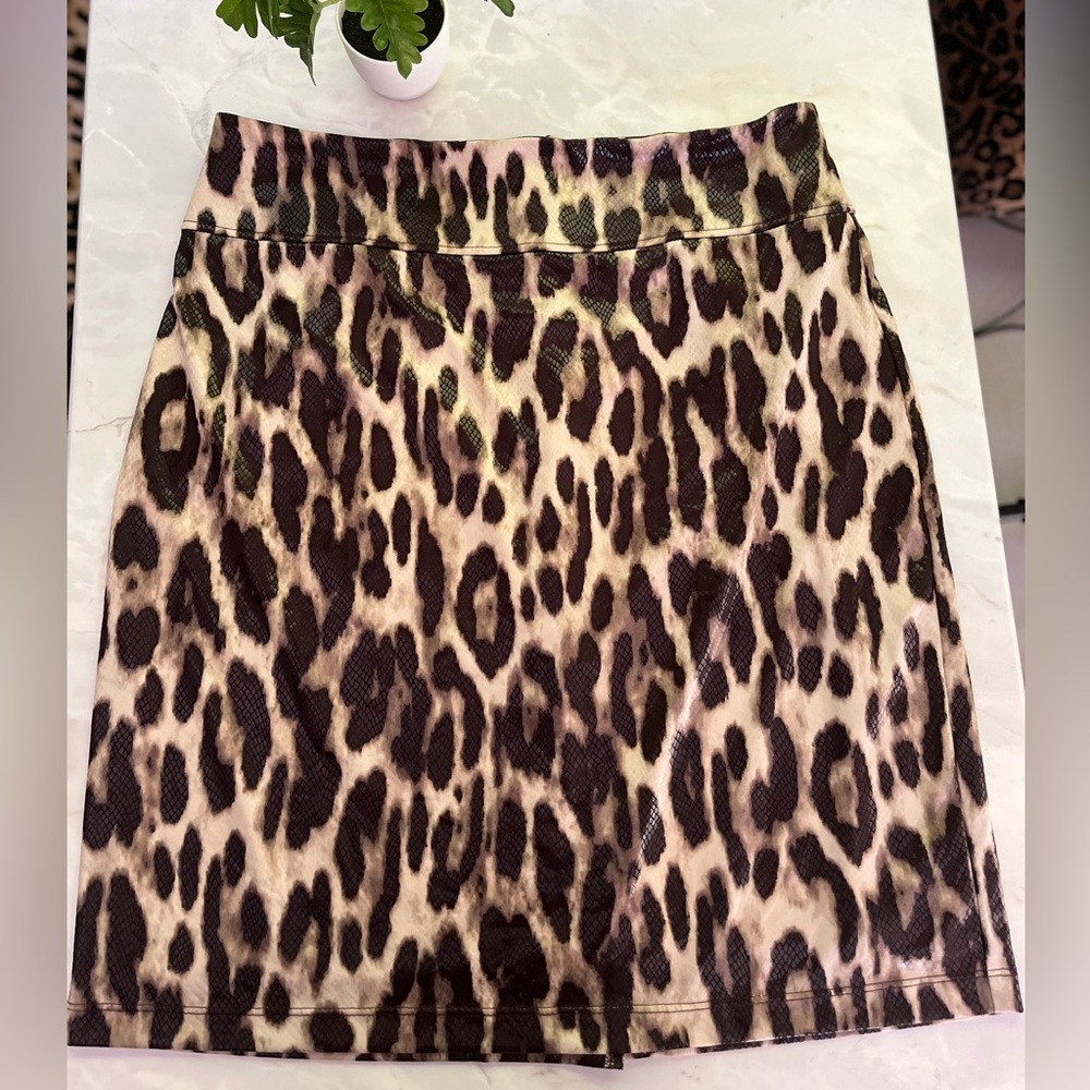 Chico's Black and White Pencil Skirt Knee-Length Cocktail